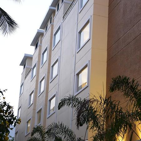 Blu Iris Hotel Csennai Kültér fotó