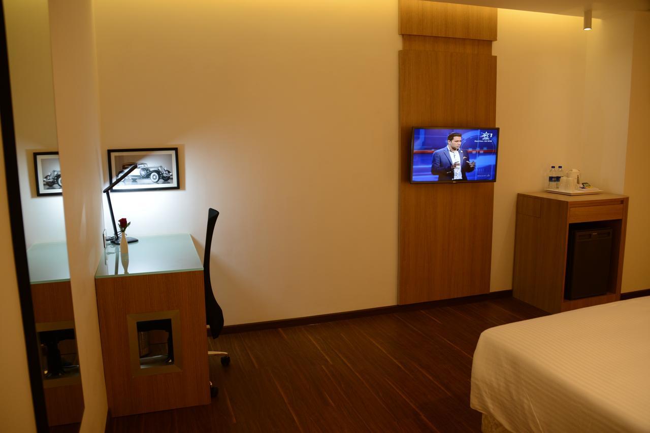Blu Iris Hotel Csennai Kültér fotó