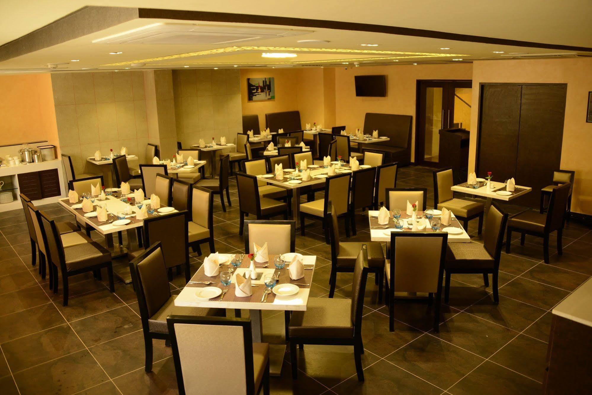 Blu Iris Hotel Csennai Kültér fotó