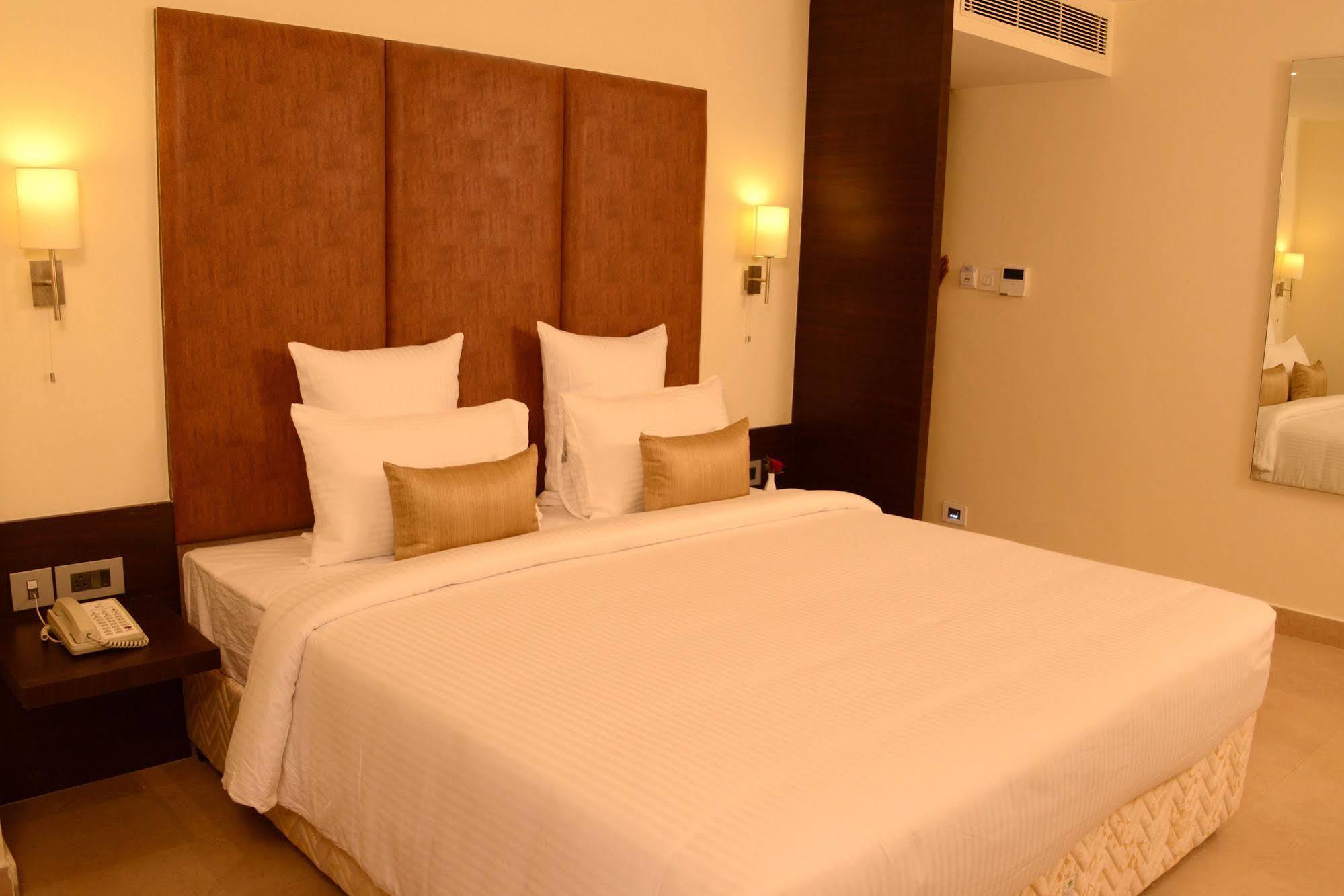 Blu Iris Hotel Csennai Kültér fotó