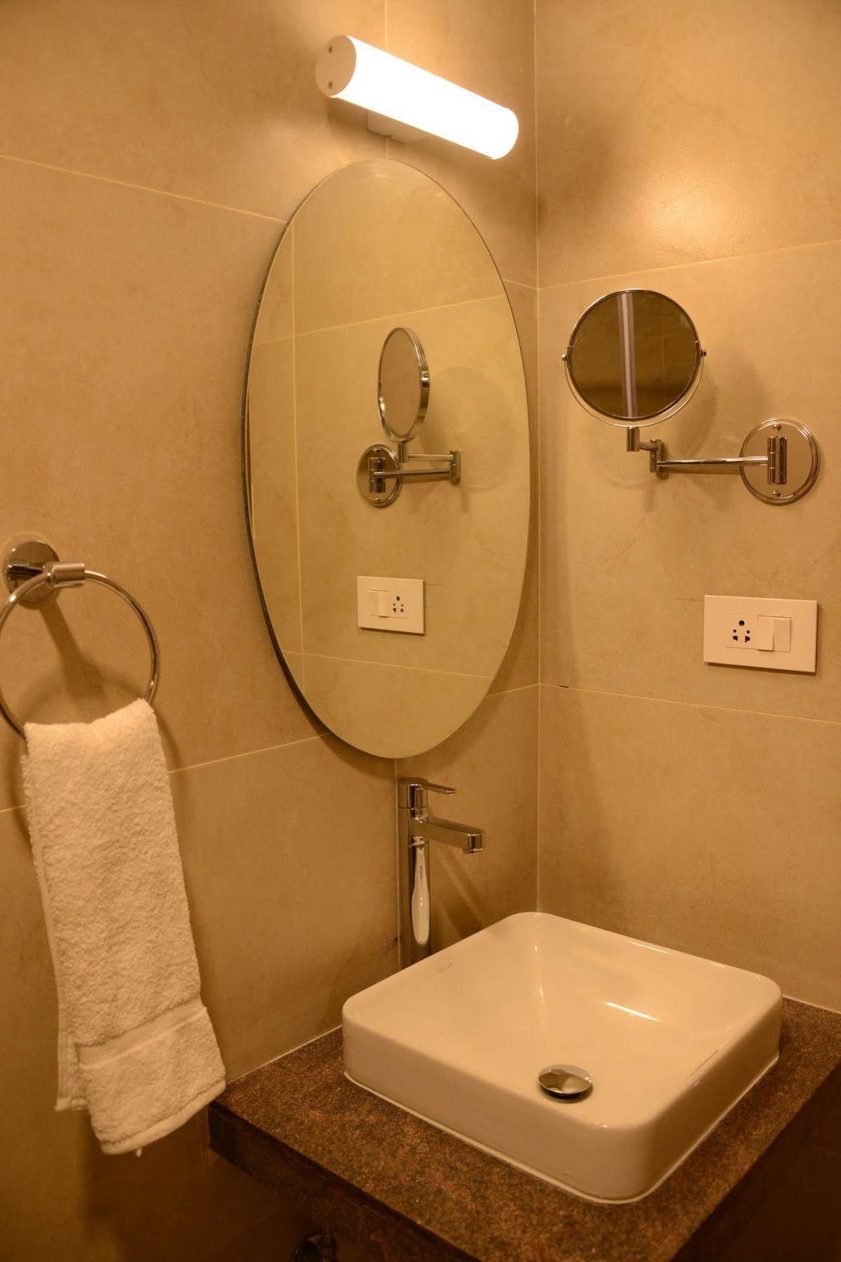 Blu Iris Hotel Csennai Kültér fotó