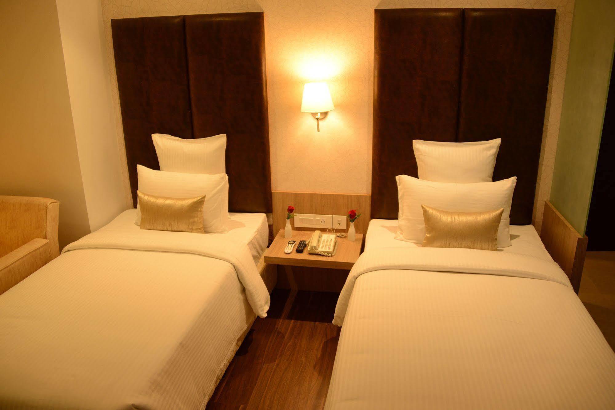 Blu Iris Hotel Csennai Kültér fotó