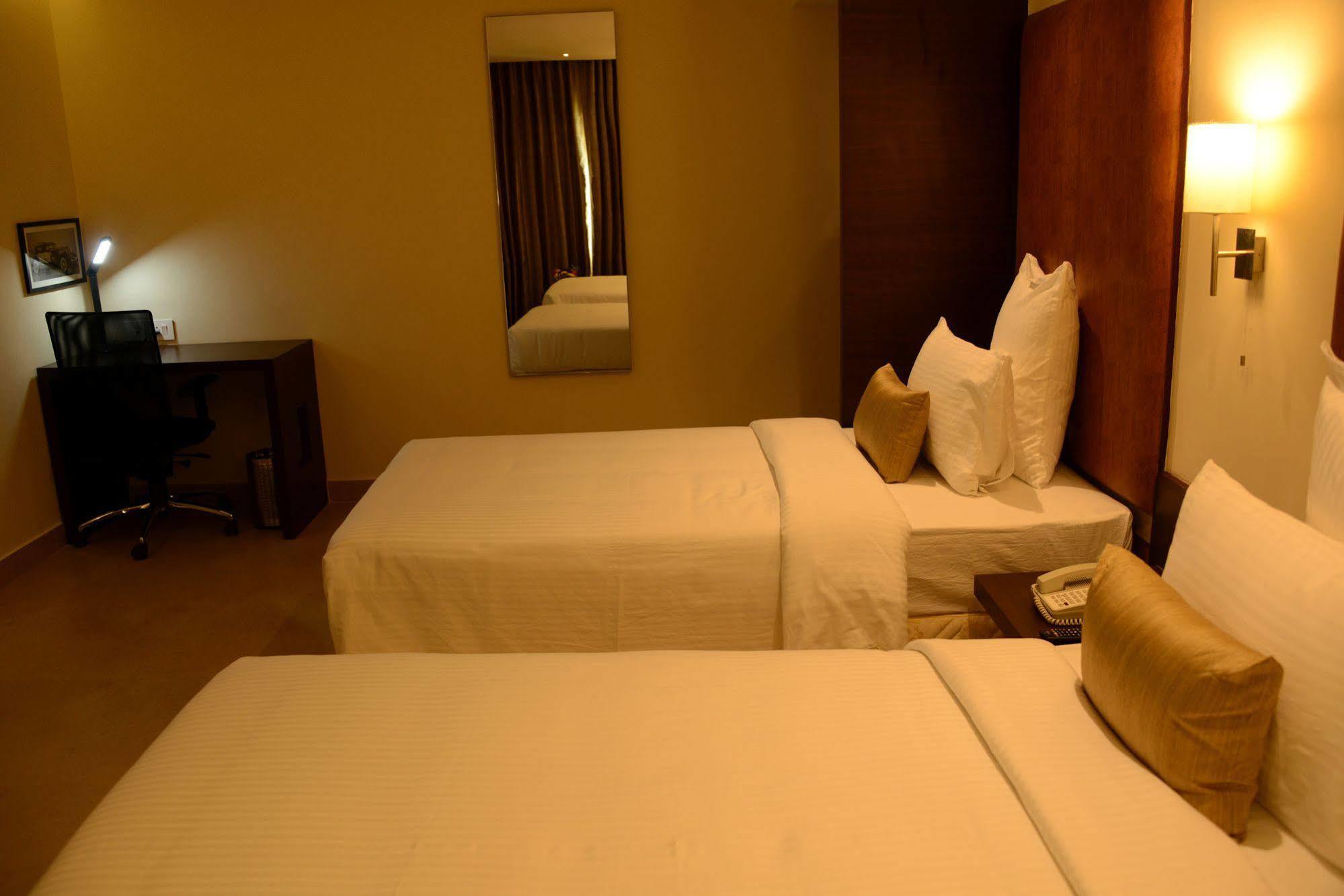Blu Iris Hotel Csennai Kültér fotó