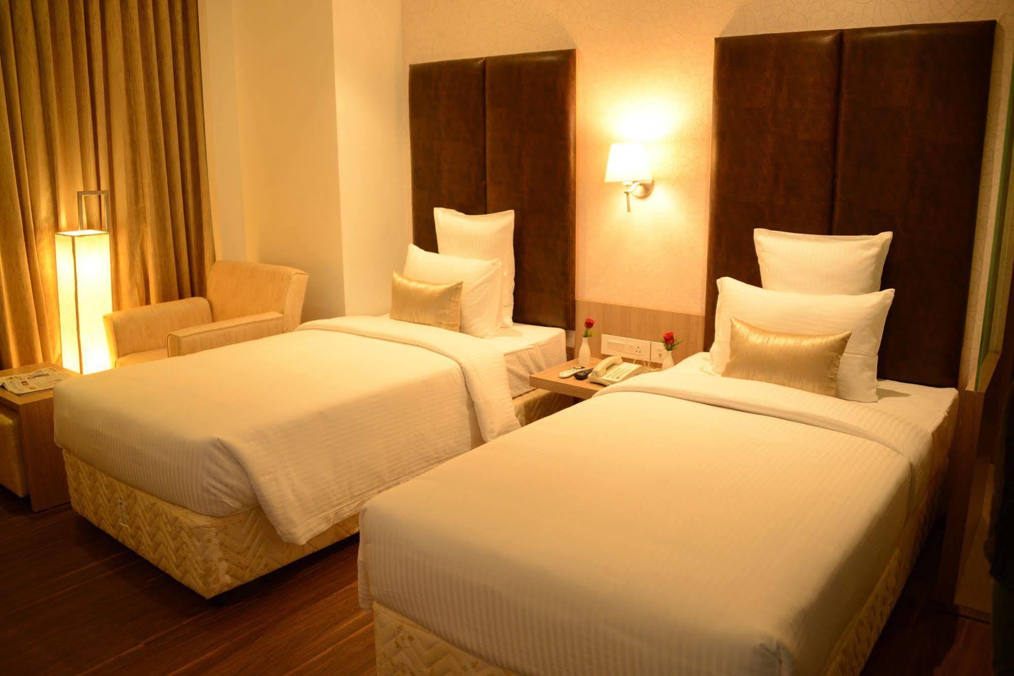 Blu Iris Hotel Csennai Kültér fotó
