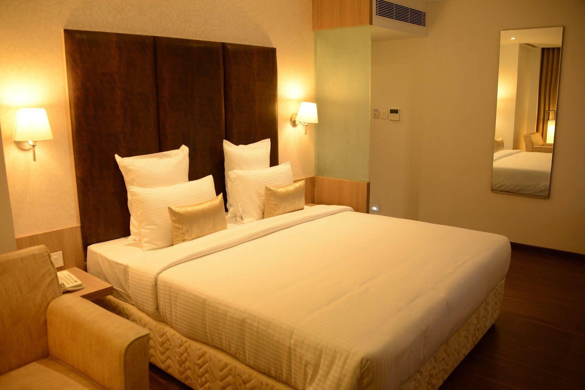 Blu Iris Hotel Csennai Kültér fotó