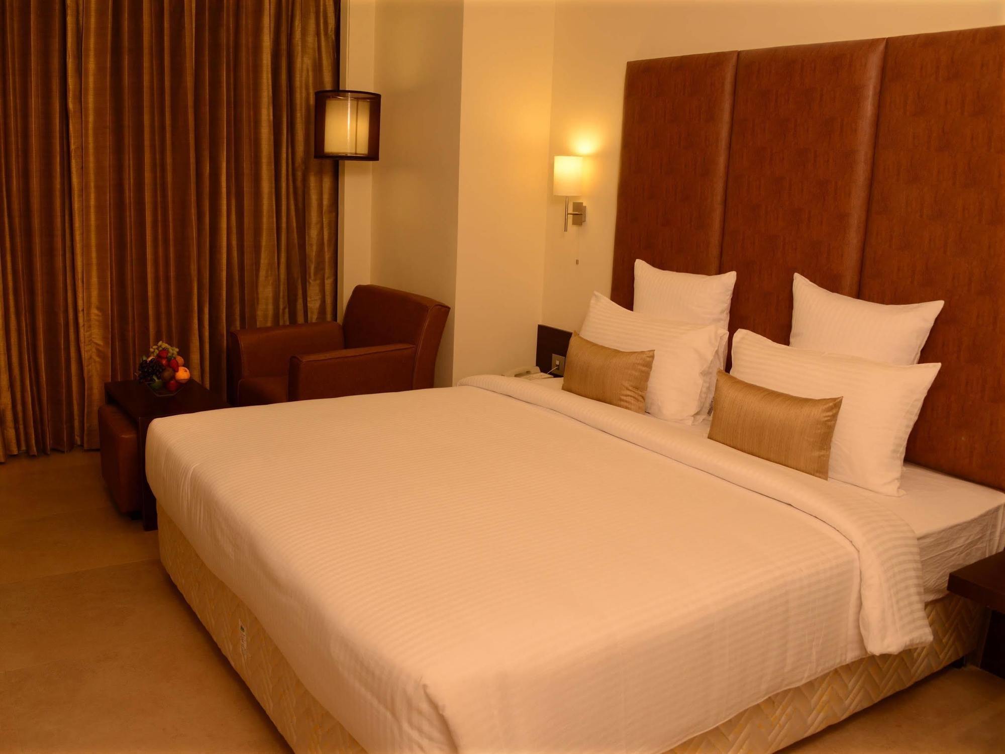 Blu Iris Hotel Csennai Kültér fotó